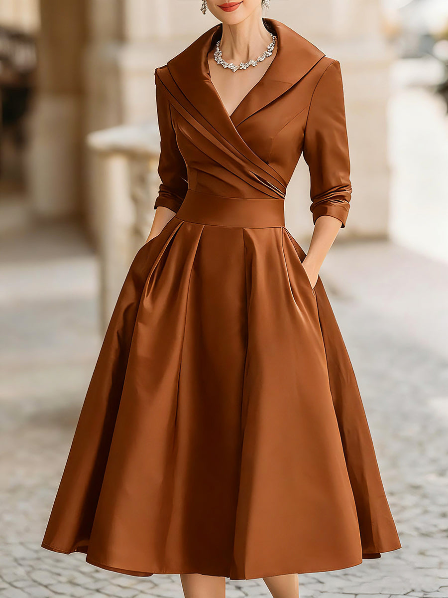 Vestido midi de satén de inspiración vintage con cuello drapeado