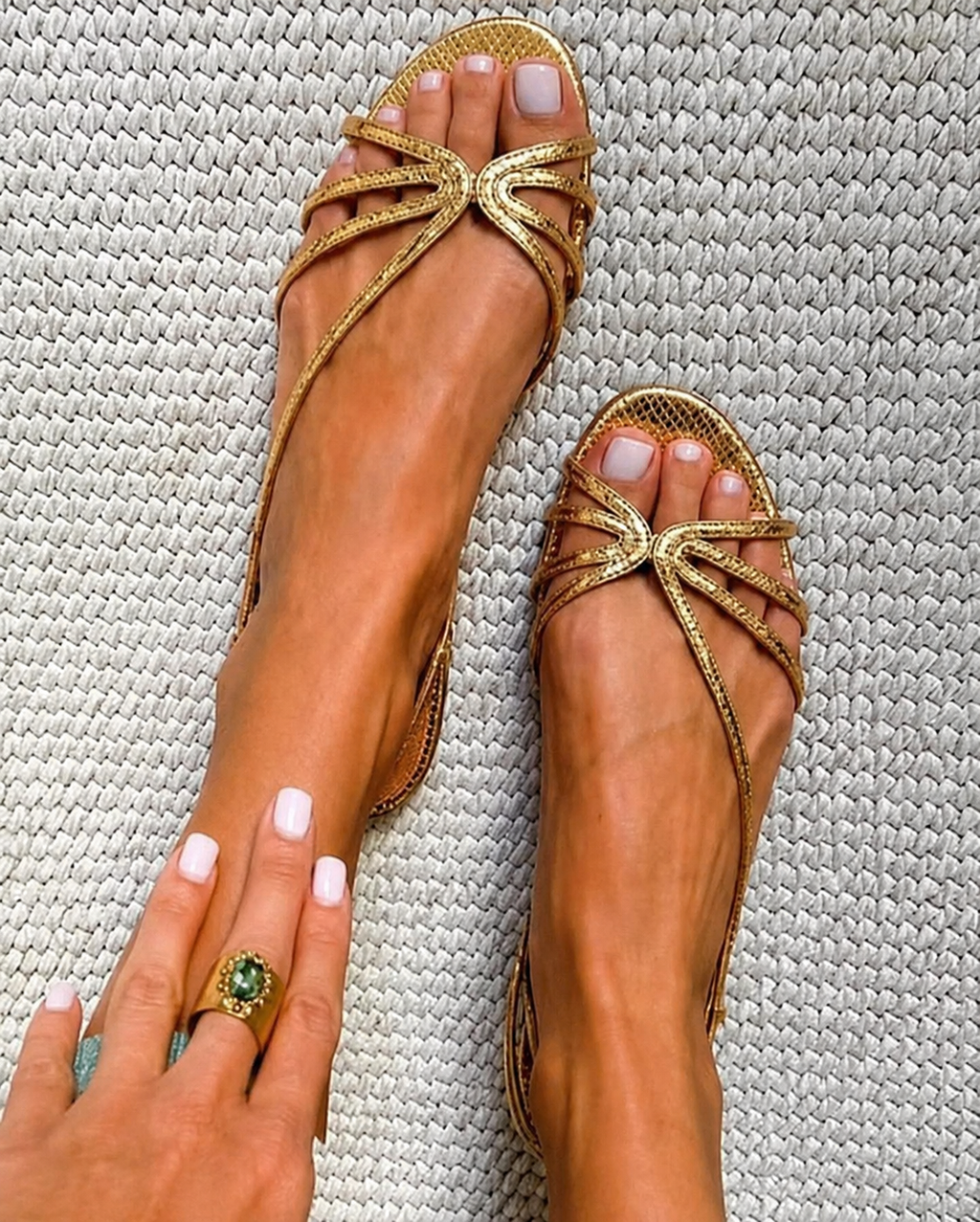 Serafina | Sandalias doradas de verano
