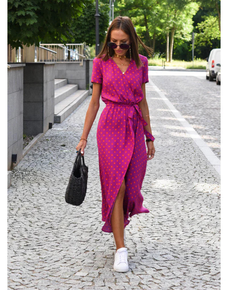 Julia - Elegante vestido con escote en V y corte que realza la figura.