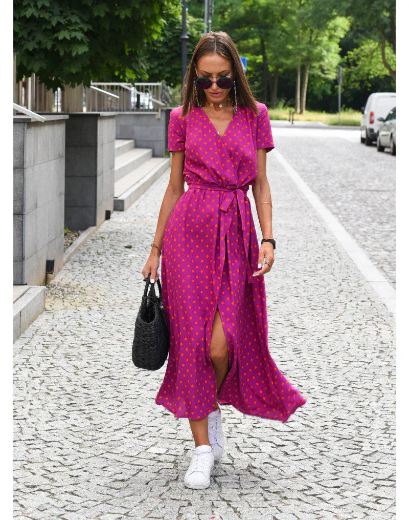 Julia - Elegante vestido con escote en V y corte que realza la figura.